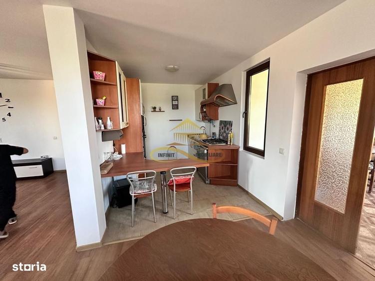 Casă cu 4 camere în Siretu