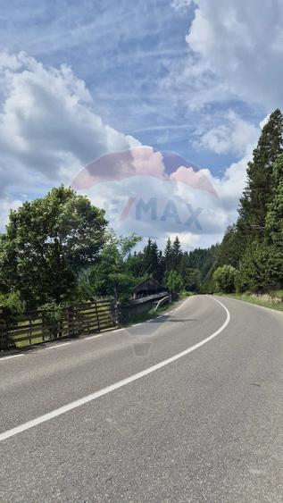 Casă cu Teren 863 Mp în Dolhești