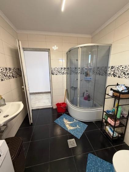Casă individuală cu 6 camere cu Canalizare în Valu lui Traian