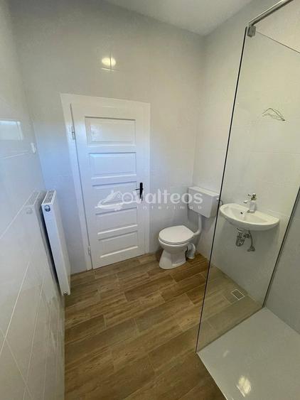 Casă cu 3 camere cu Teren 347 Mp în Central