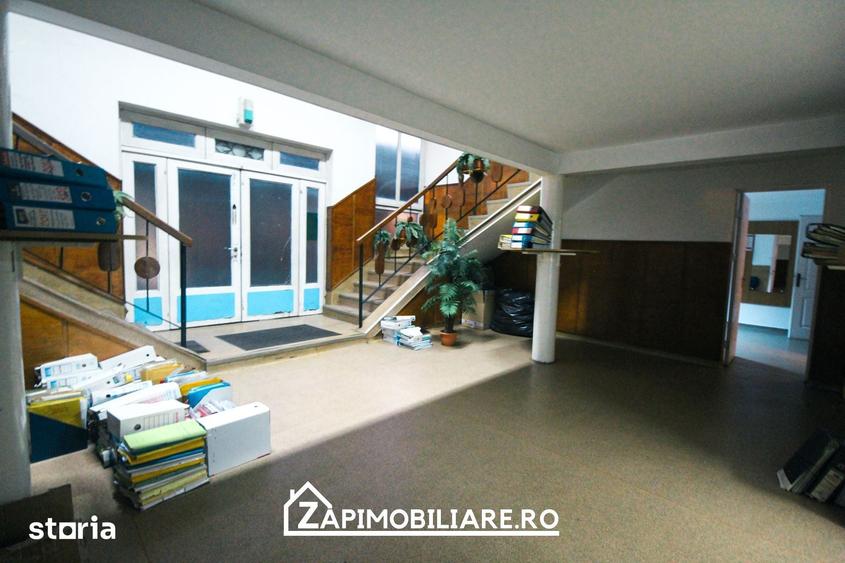 Spațiu comercial, de 735 mp, în Central
