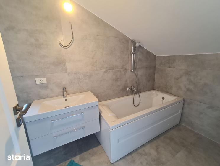 Casă cu 5 camere cu Teren 250 Mp în Central