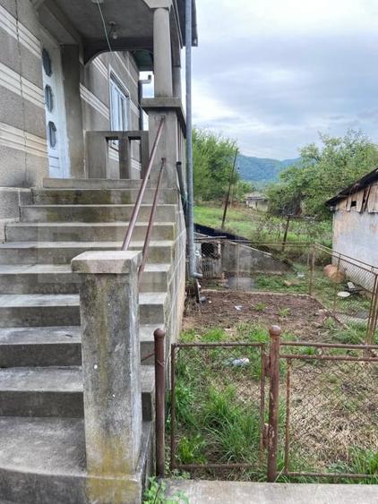Casă individuală cu 3 camere cu Garaj în Certeju de Sus