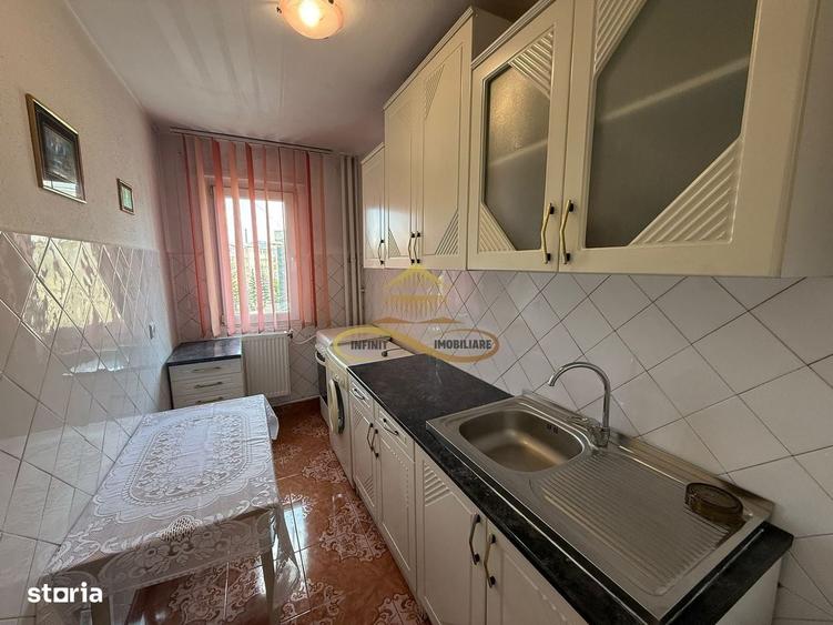 Apartament cu 3 camere semidecomandat în Central