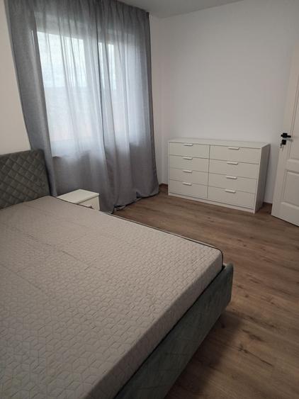 Casă cu 4 camere cu Canalizare în Dâmbul Rotund