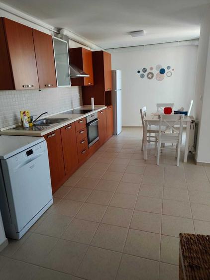 Apartament cu 3 camere decomandat în Colentina