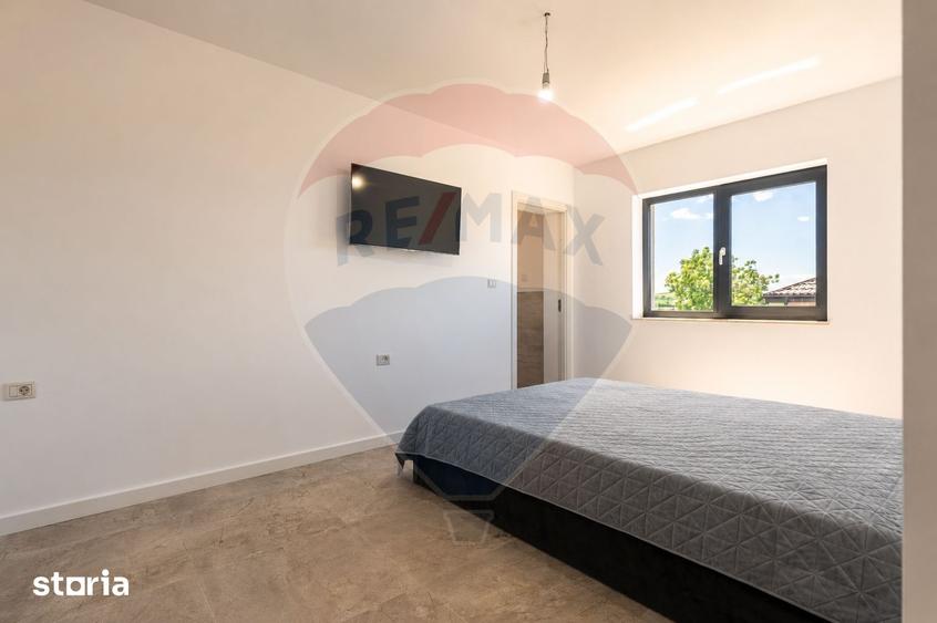 Casă cu 4 camere cu Teren 475 Mp în Bârnova