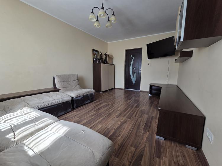 Apartament cu 4 camere decomandat în Central