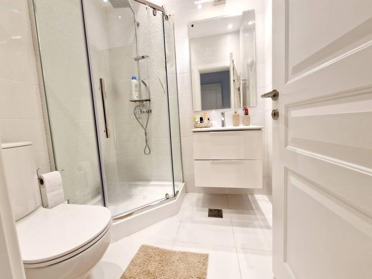 Apartament cu 3 camere decomandat, mobilat în Tomis Plus