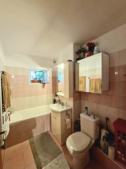 Apartament foarte spatios, 4 camere, 2 bai, 2 balcoane, decomandat - 3