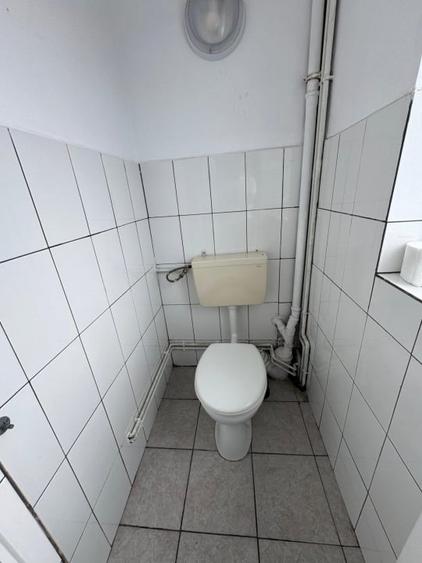 Casă individuală cu 18 camere decomandat cu Canalizare în Carierei