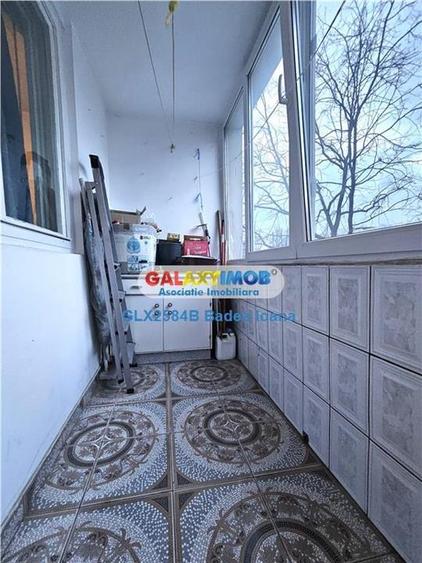 Apartament cu 4 camere decomandat în Titan