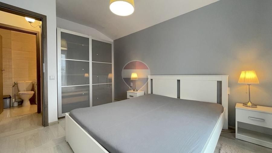 Apartament cu 2 camere decomandat în Tractorul