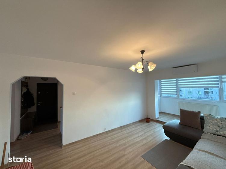 Apartament cu 3 camere în Decebal