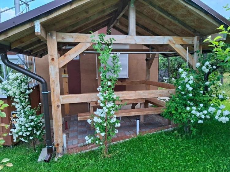 Casă individuală cu 3 camere cu Canalizare în Jugureni