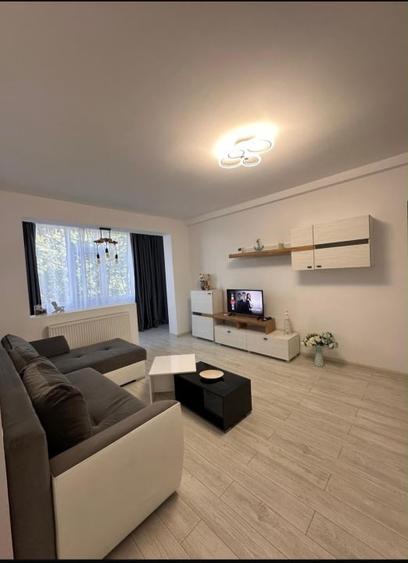 Apartament cu 2 camere semidecomandat, mobilat în Gara