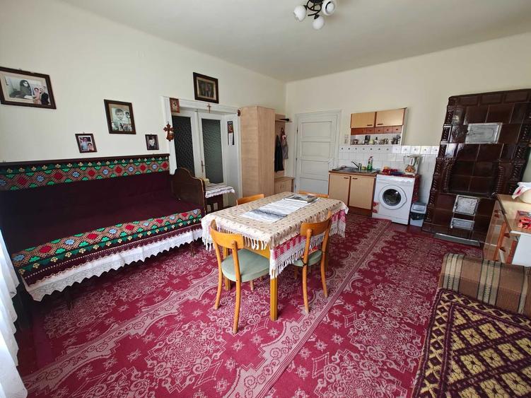 Casă cu 3 camere în Gura Râului