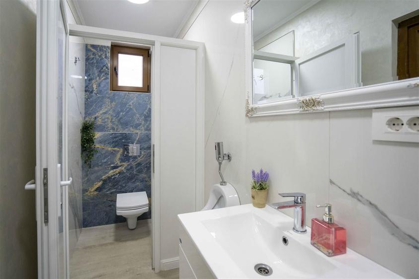 Casă individuală cu 6 camere decomandat cu Canalizare în Oncea