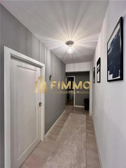 Apartament cu 3 camere semidecomandat în Periferie