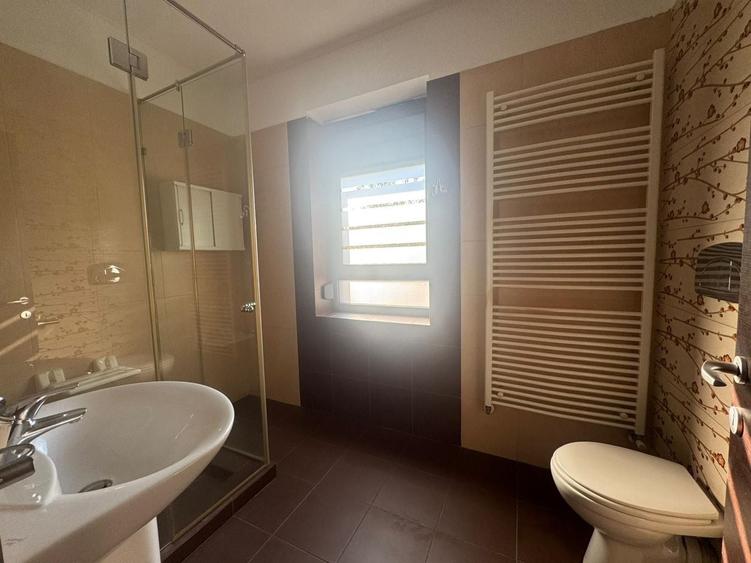 Apartament cu 2 camere semidecomandat, mobilat în Băneasa