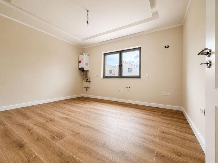 Duplex cu 4 camere cu Canalizare în Giroc