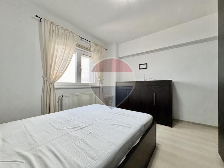 Apartament cu 4 camere semidecomandat, mobilat în Craiter