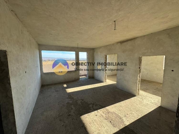 Casă individuală cu 5 camere cu Teren 3600 Mp în Bodești