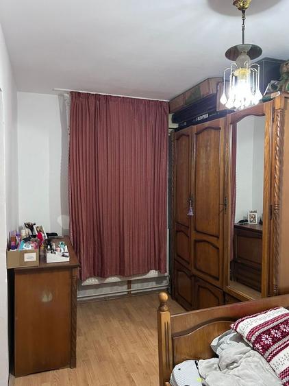 Apartament cu 2 camere semidecomandat în Colanu