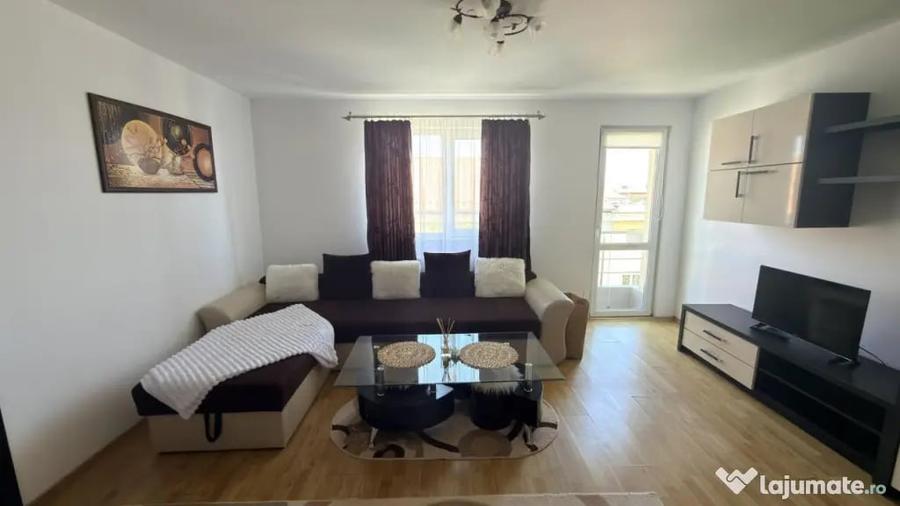 Apartament cu 2 camere semidecomandat în Calea Dumbrăvii