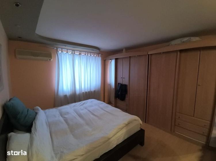 Apartament cu 4 camere în Roșu