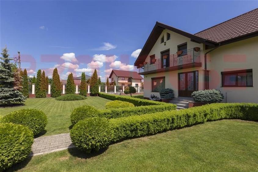 Casă individuală cu 5 camere cu Teren 1813 Mp în Exterior Nord