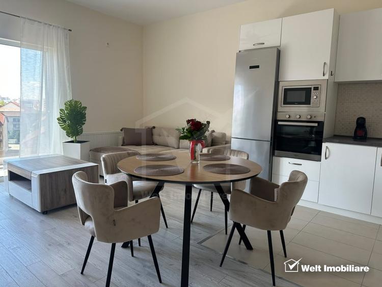 Apartament cu 3 camere semidecomandat, mobilat în Bună Ziua