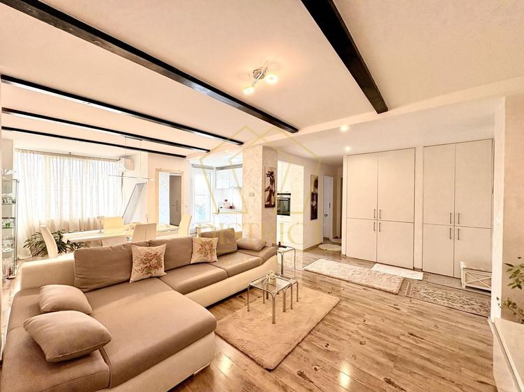 Apartament cu 3 camere semidecomandat în Girocului
