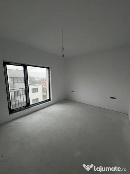 Casă cu 3 camere cu Teren 250 Mp în Dâmbul Rotund