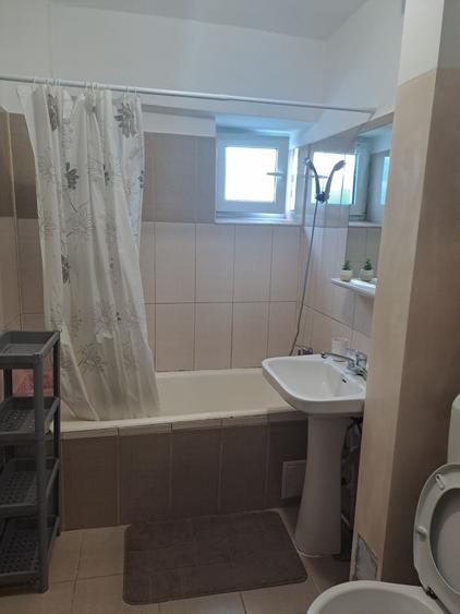 Apartament cu 2 camere decomandat în Exterior Vest