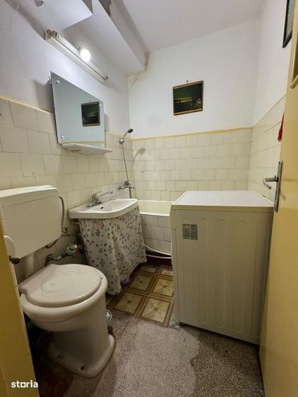 Apartament cu 2 camere semidecomandat în Calea Galați