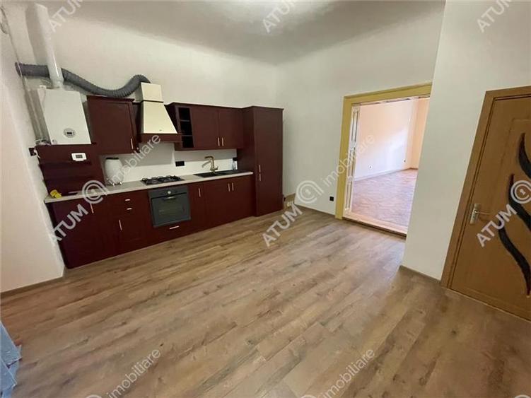 Apartament cu 2 camere semidecomandat, mobilat în Cisnădie