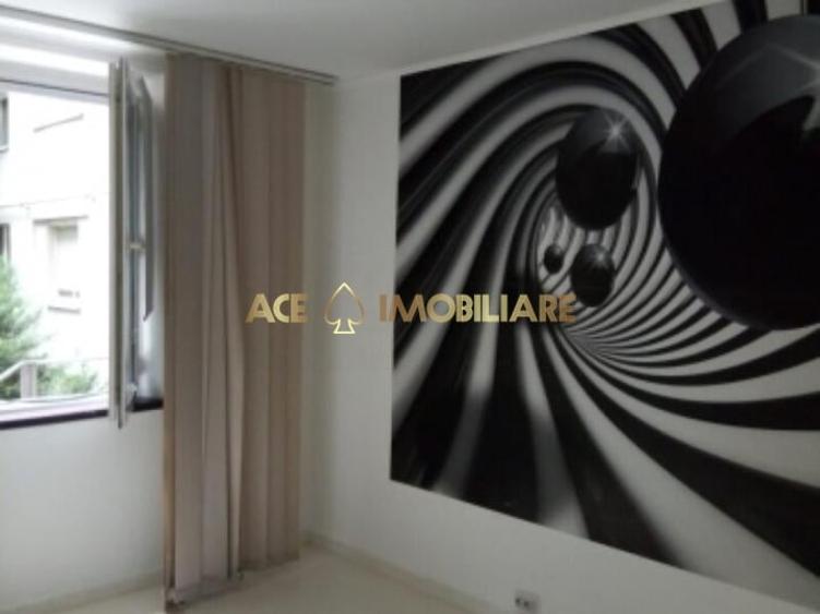 Apartament cu 4 camere decomandat, mobilat în Dristor