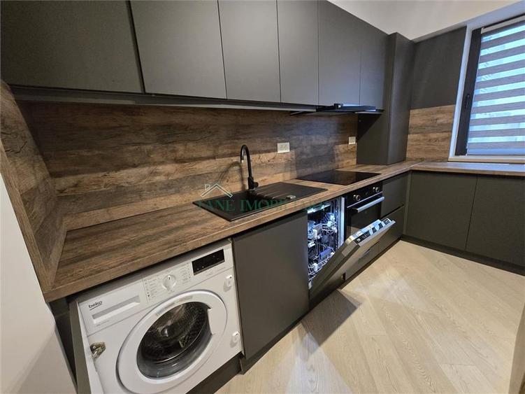 Apartament cu 3 camere decomandat, mobilat în Ultracentral