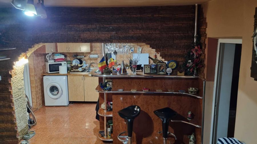 Casă cu 4 camere în Central