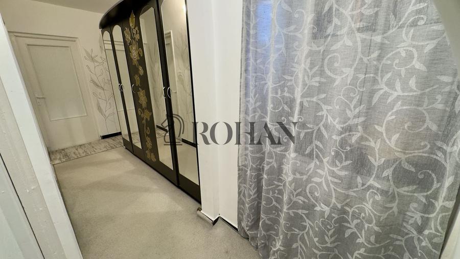 Apartament cu 3 camere decomandat în Cetate