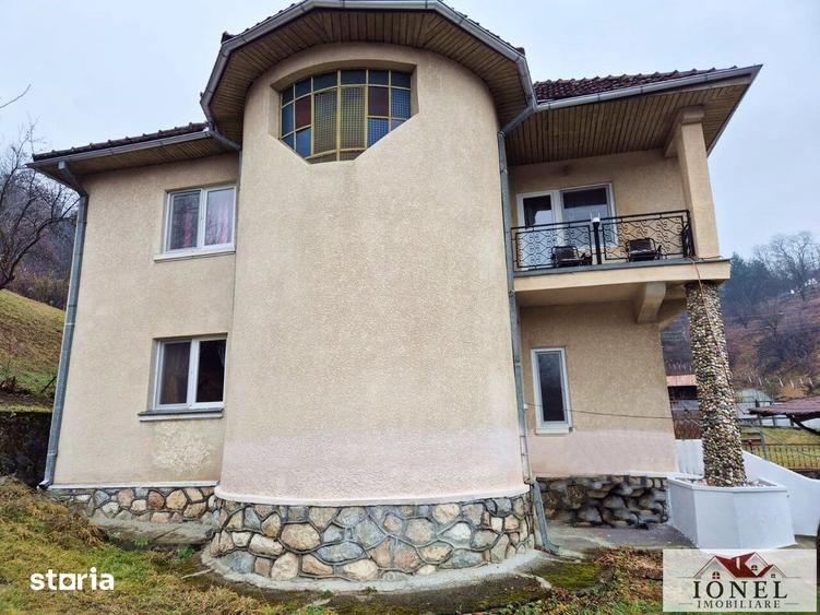 Casă cu 6 camere cu Teren 936 Mp în Abrud