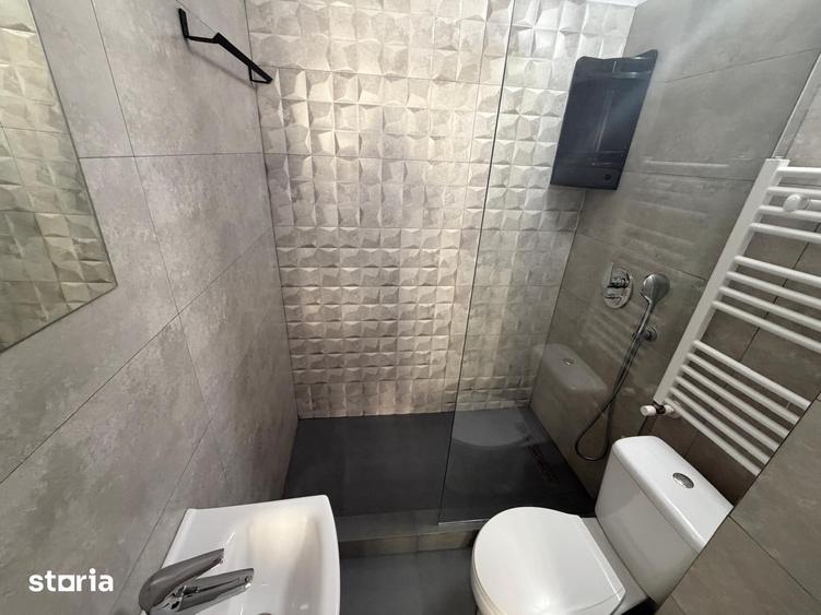 Apartament cu 3 camere decomandat, mobilat în Central