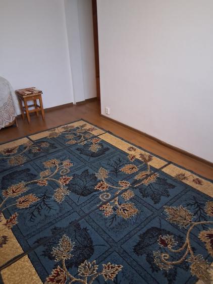 Apartament cu 4 camere semidecomandat în Drumul Taberei