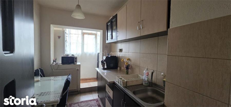 Apartament cu 2 camere în Micro 6