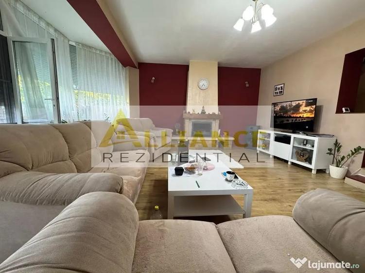 Casă cu 7 camere cu Teren 1086 Mp în Pădurișu
