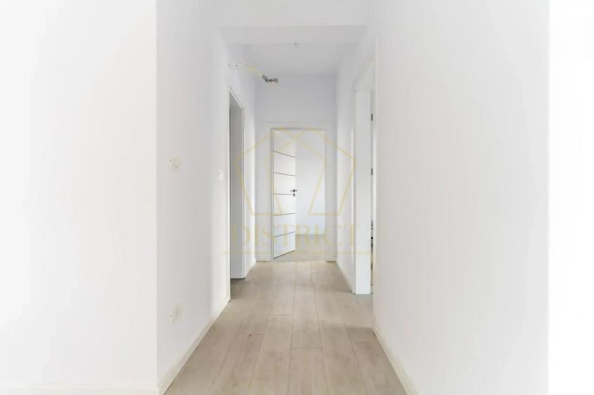 Apartament cu 3 camere semidecomandat în Aradului