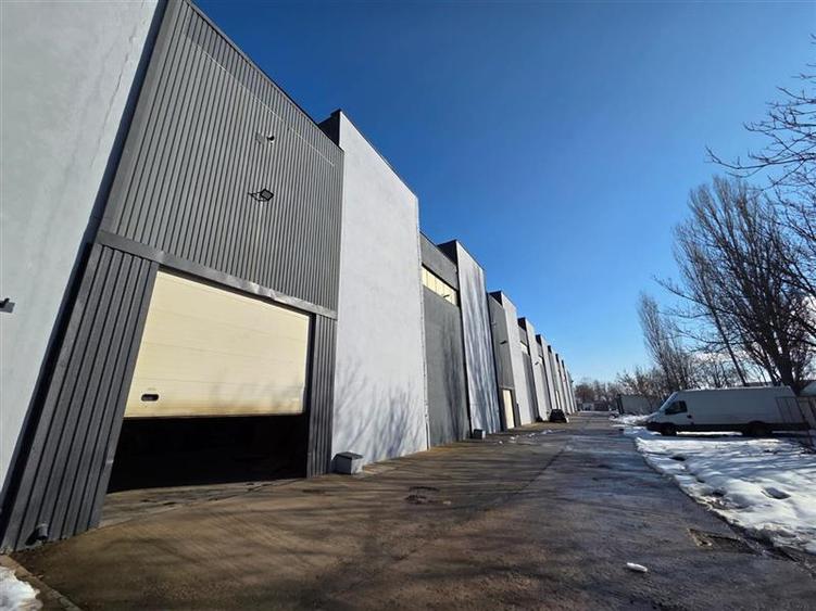 Spațiu industrial, de 468 mp, în Central