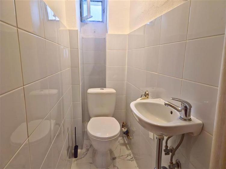 Apartament cu 3 camere decomandat în 1 Mai