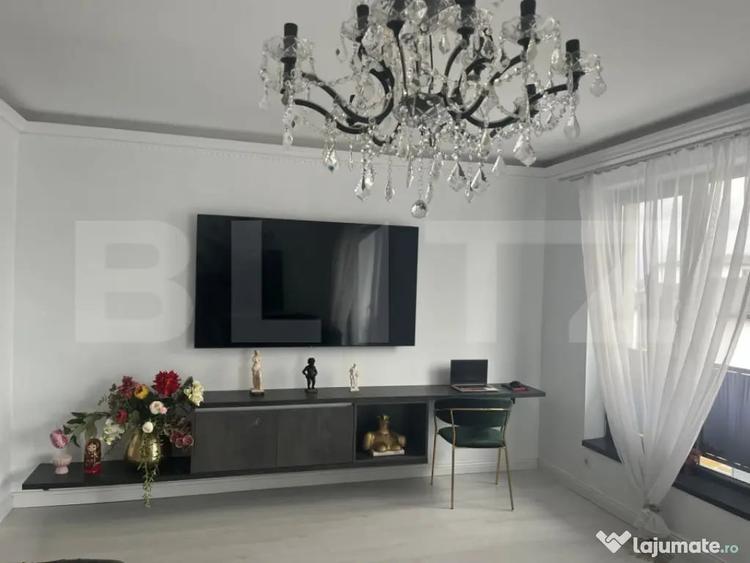 Apartament cu 3 camere decomandat în Central